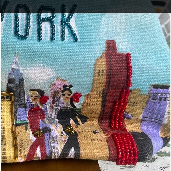 New York Skyline bedded coin purse - Picture 5 of 5